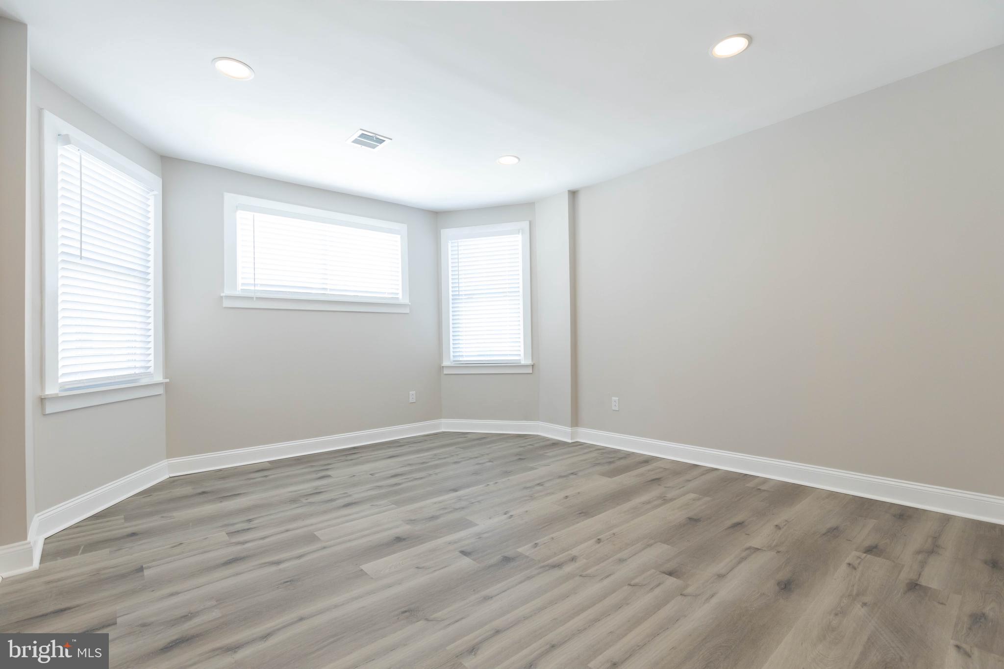 922 East Rittenhouse Street Philadelphia, PA 19138 - Photo 21 of 46 Middle bedroom