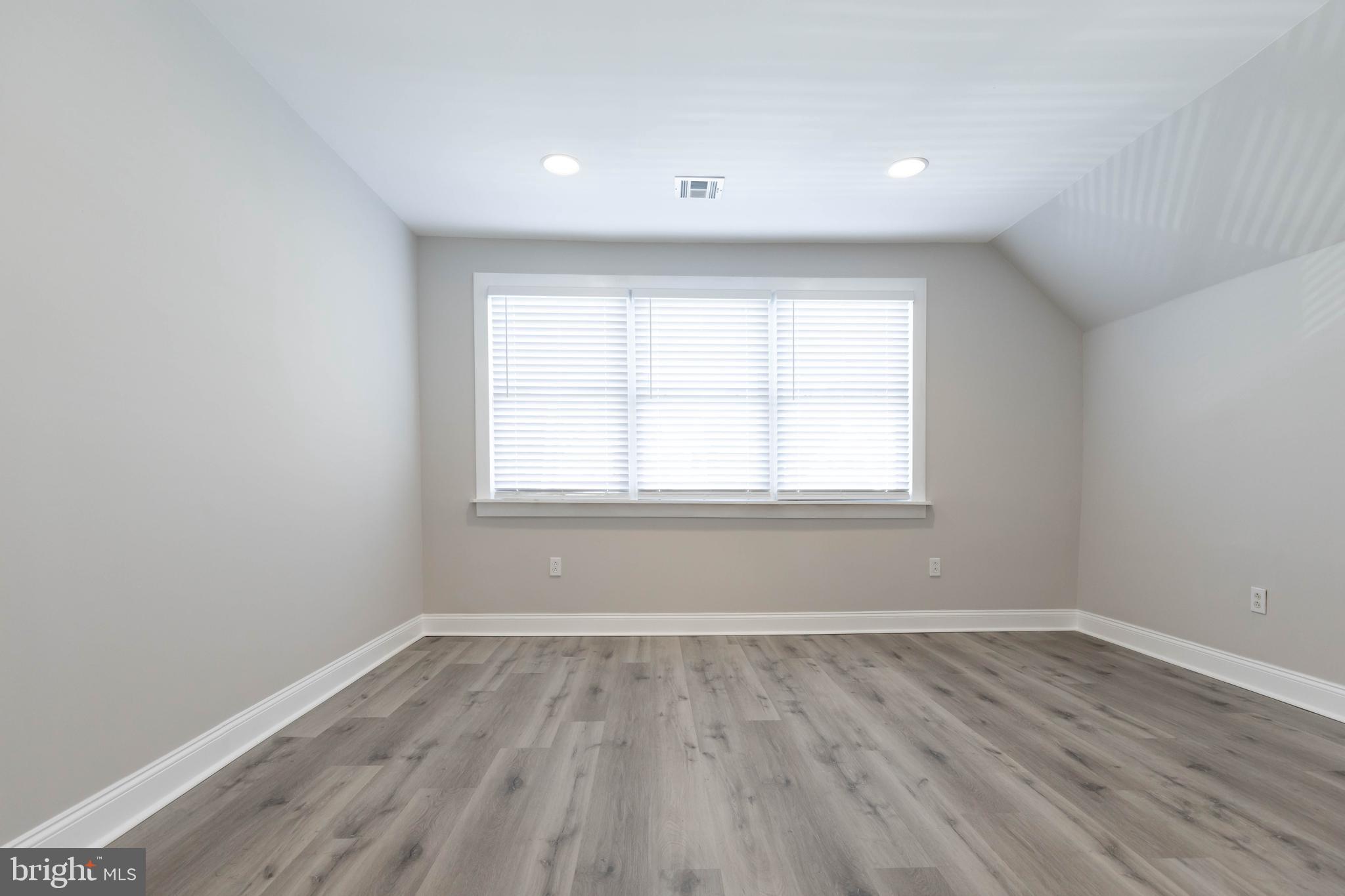 922 East Rittenhouse Street Philadelphia, PA 19138 - Photo 23 of 46 Master bedroom