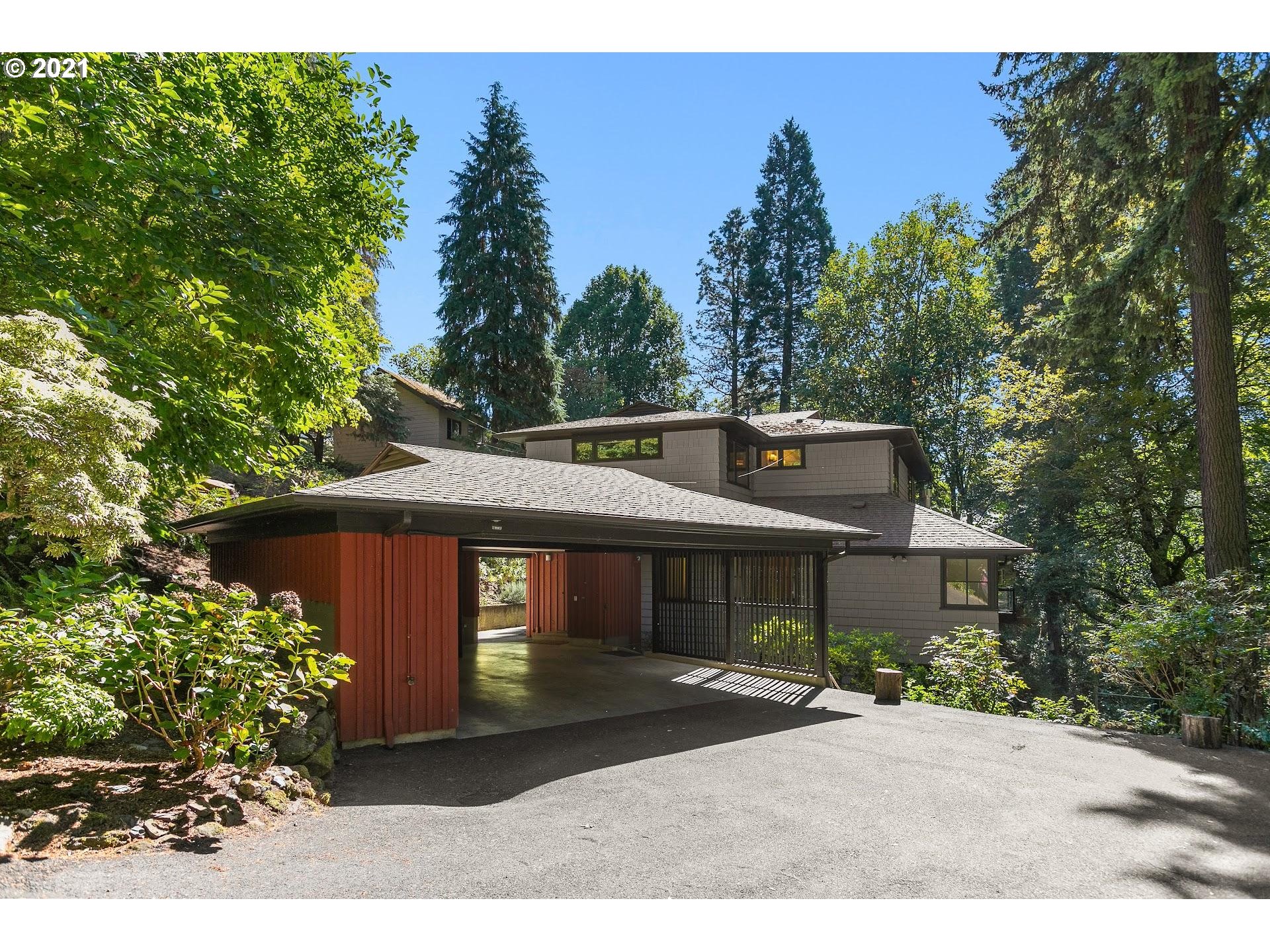 3327 Southwest Dosch Road Portland, OR 97221 - Photo 1 of 30 Gallery Image 1