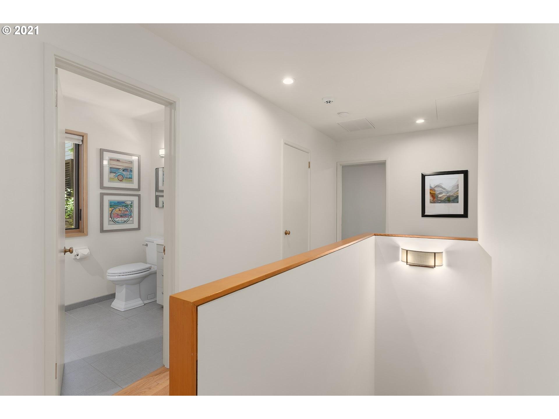 3327 Southwest Dosch Road Portland, OR 97221 - Photo 16 of 30 Gallery Image 16
