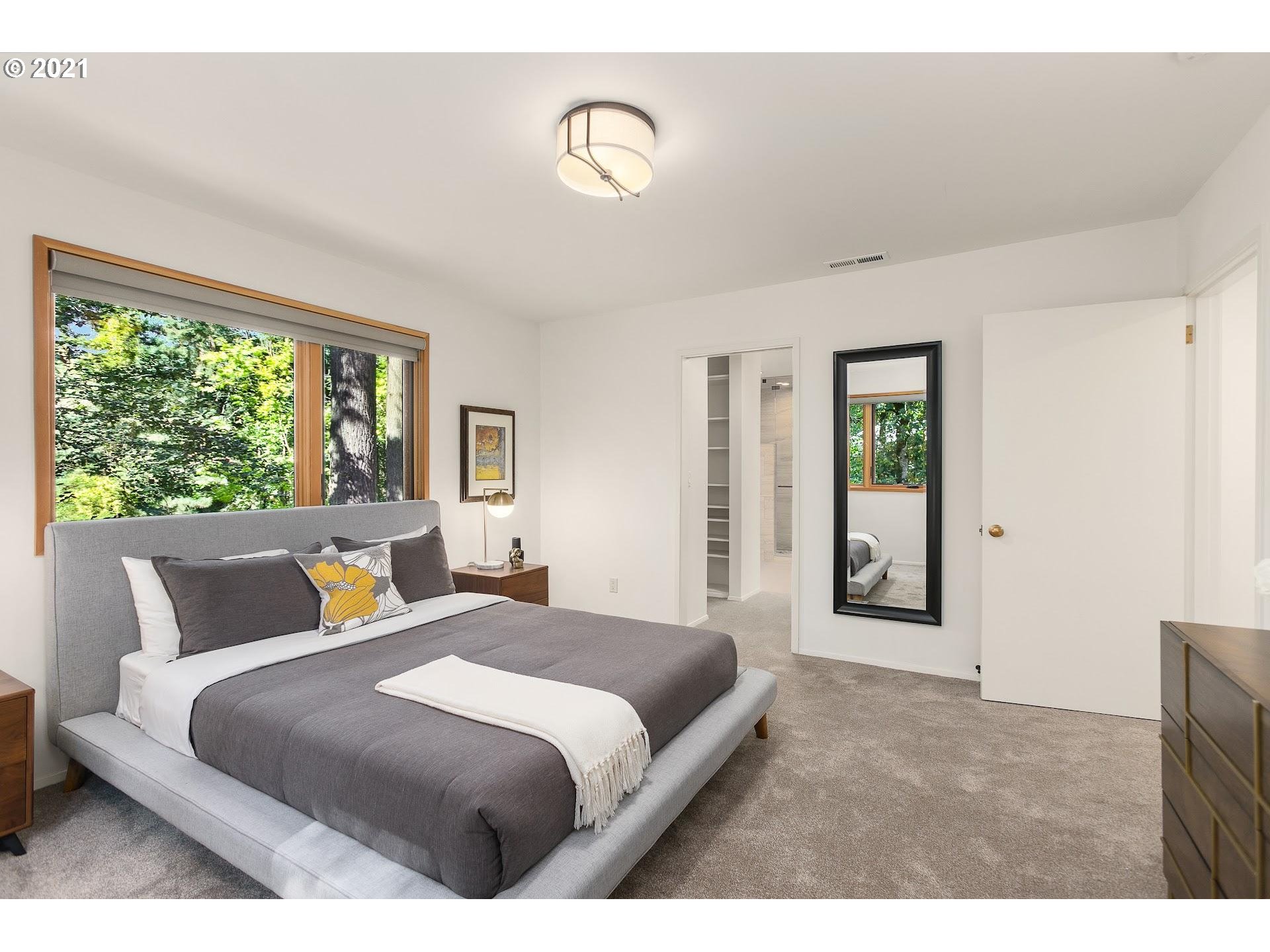 3327 Southwest Dosch Road Portland, OR 97221 - Photo 18 of 30 Gallery Image 18