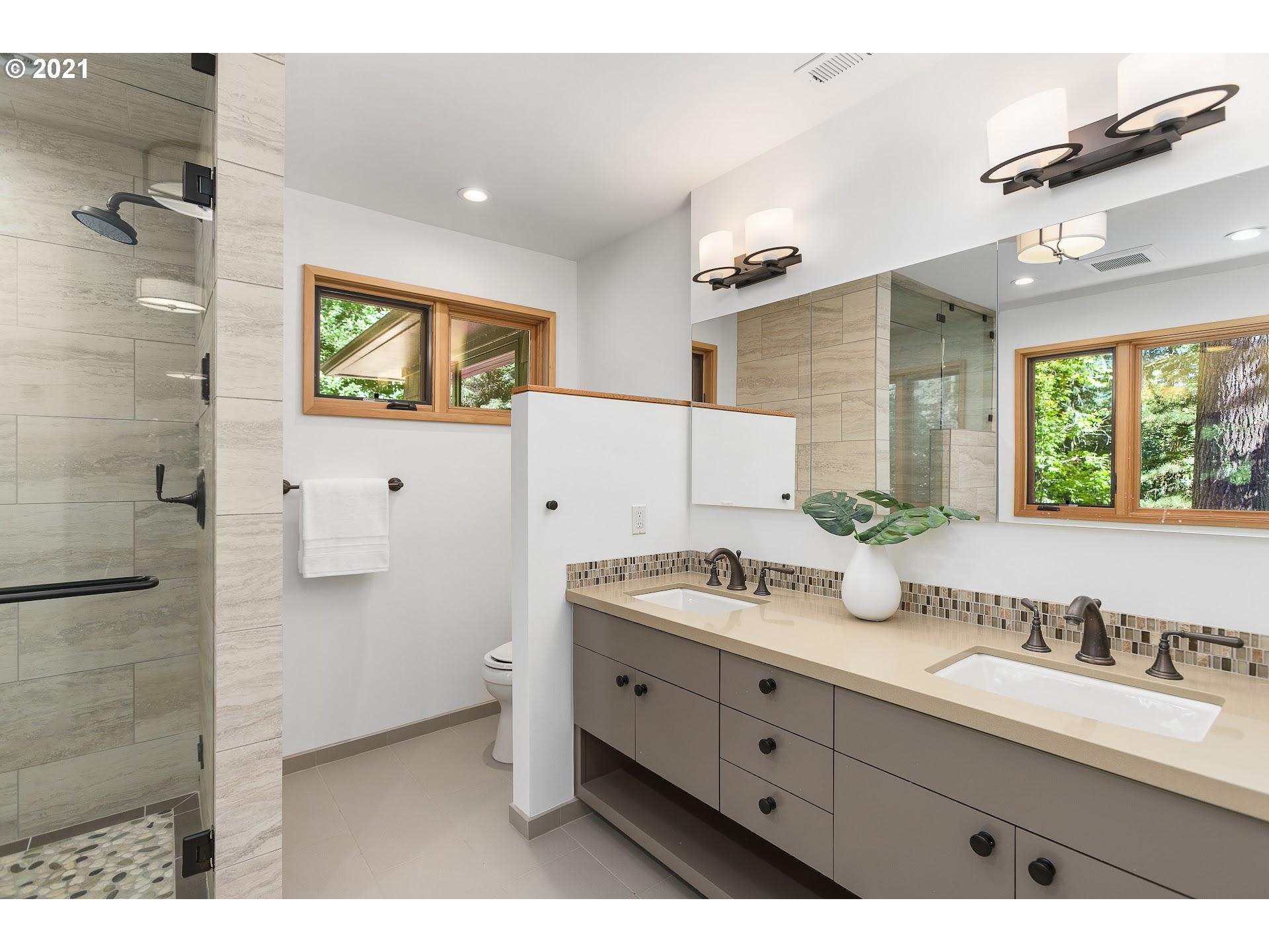 3327 Southwest Dosch Road Portland, OR 97221 - Photo 19 of 30 Gallery Image 19