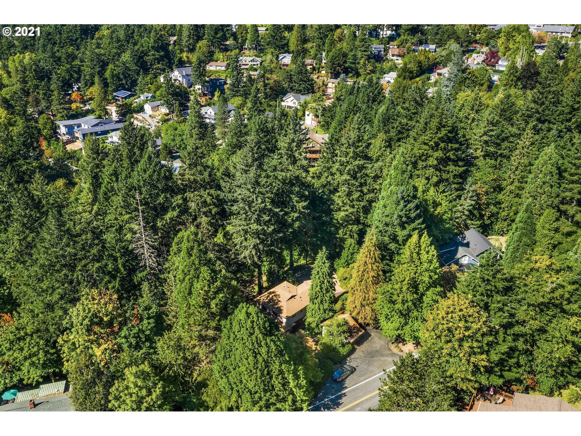 3327 Southwest Dosch Road Portland, OR 97221 - Photo 3 of 30 Gallery Image 3