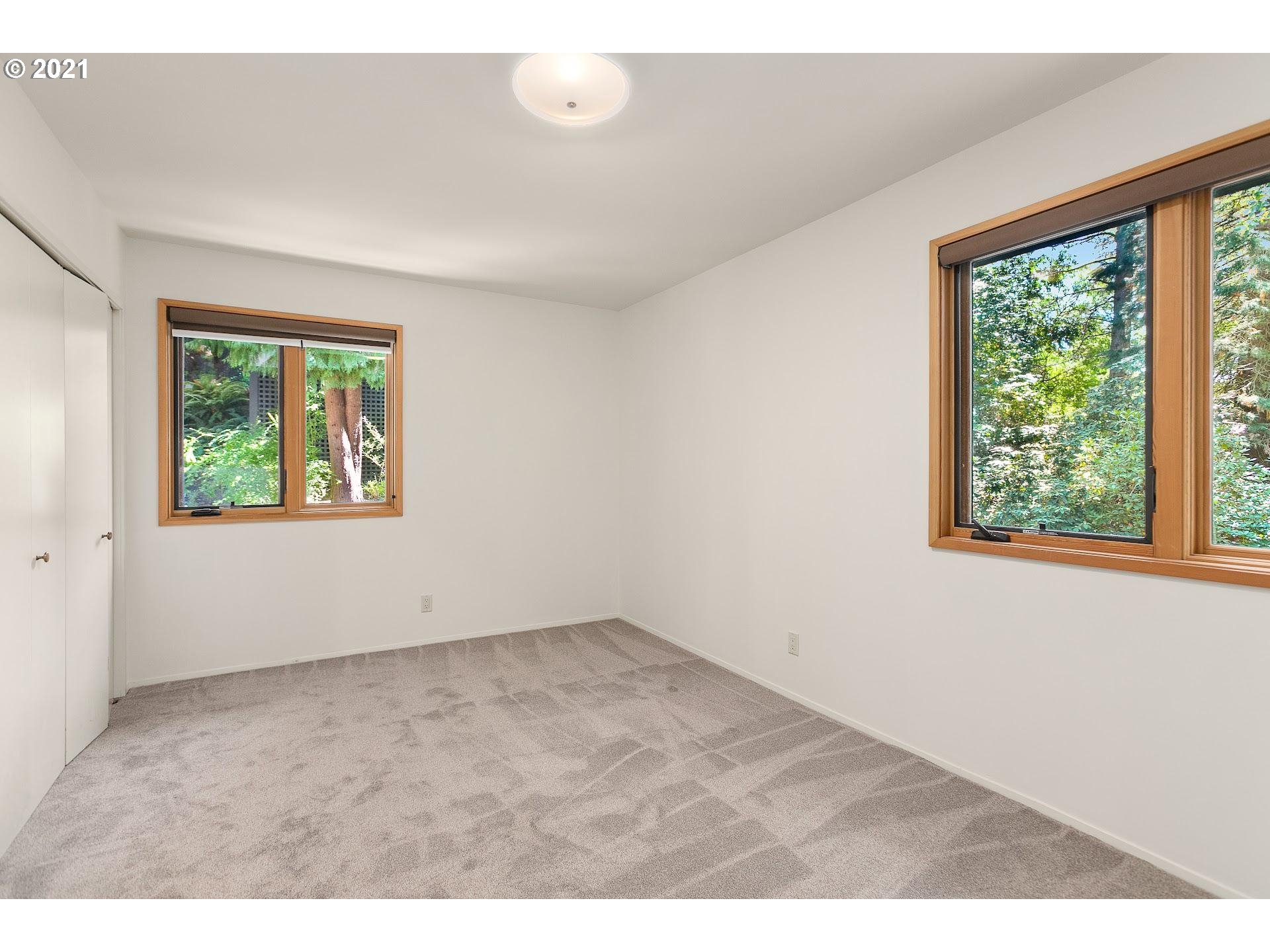 3327 Southwest Dosch Road Portland, OR 97221 - Photo 21 of 30 Gallery Image 21