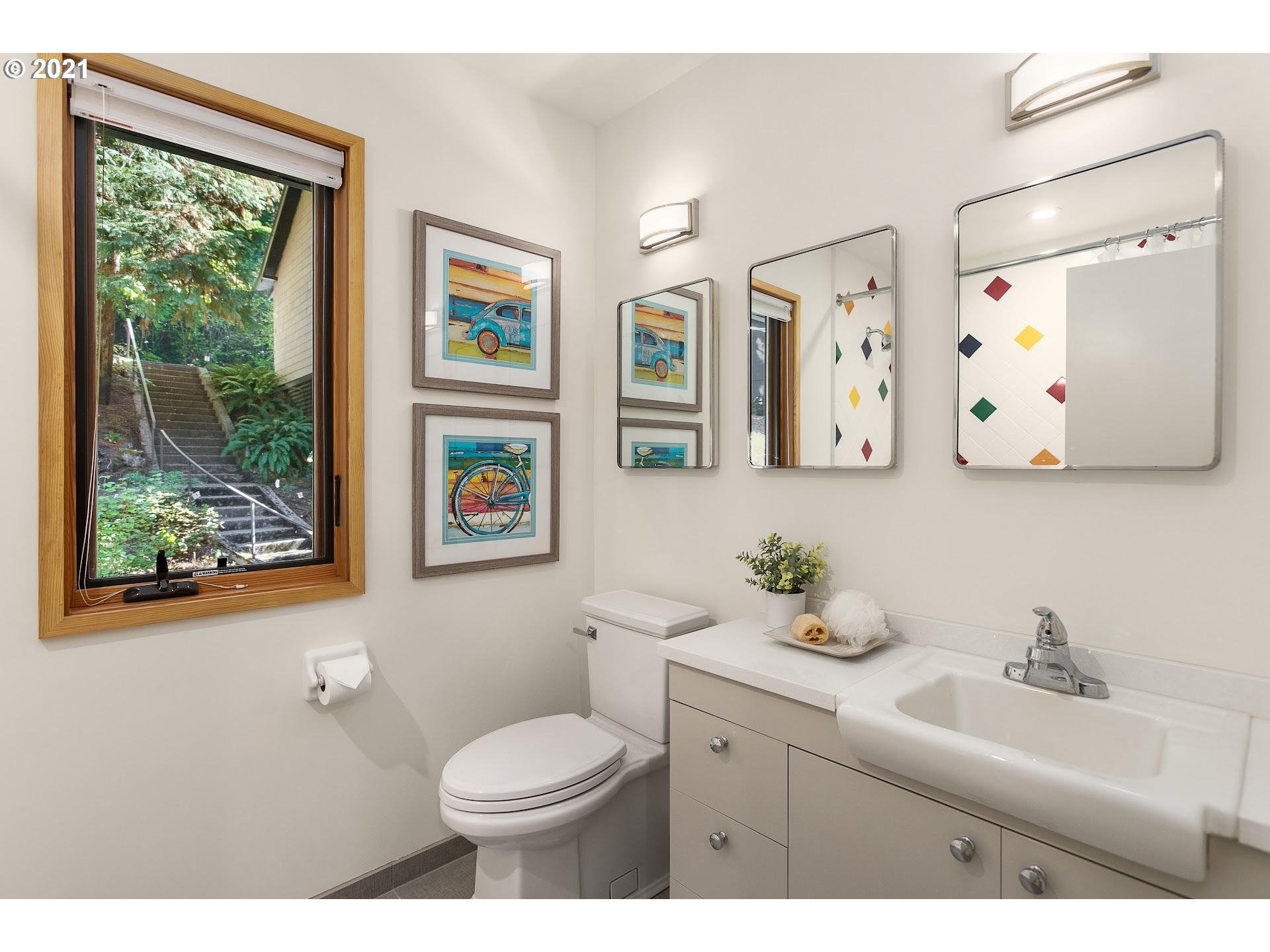 3327 Southwest Dosch Road Portland, OR 97221 - Photo 22 of 30 Gallery Image 22