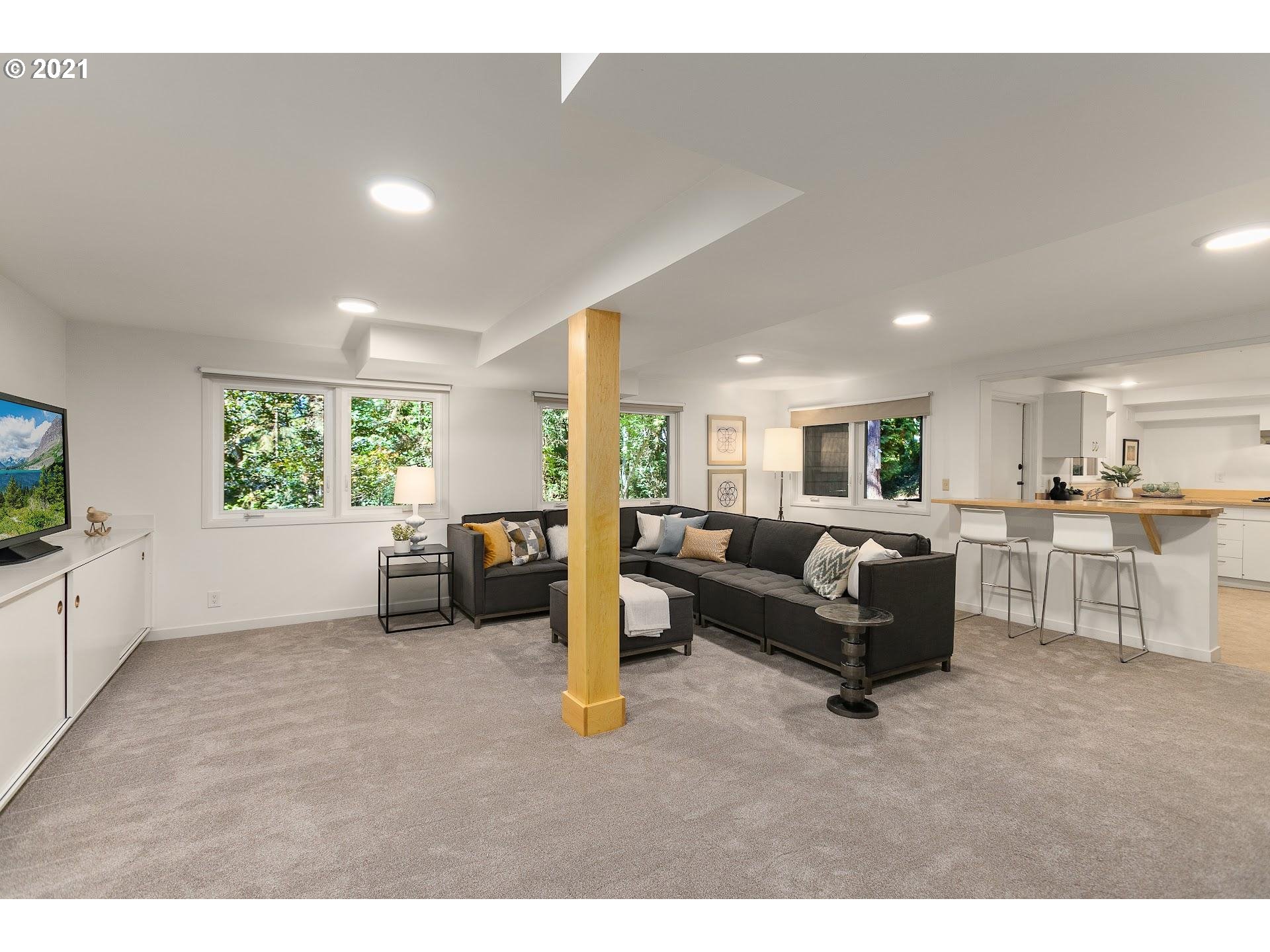 3327 Southwest Dosch Road Portland, OR 97221 - Photo 25 of 30 Gallery Image 25