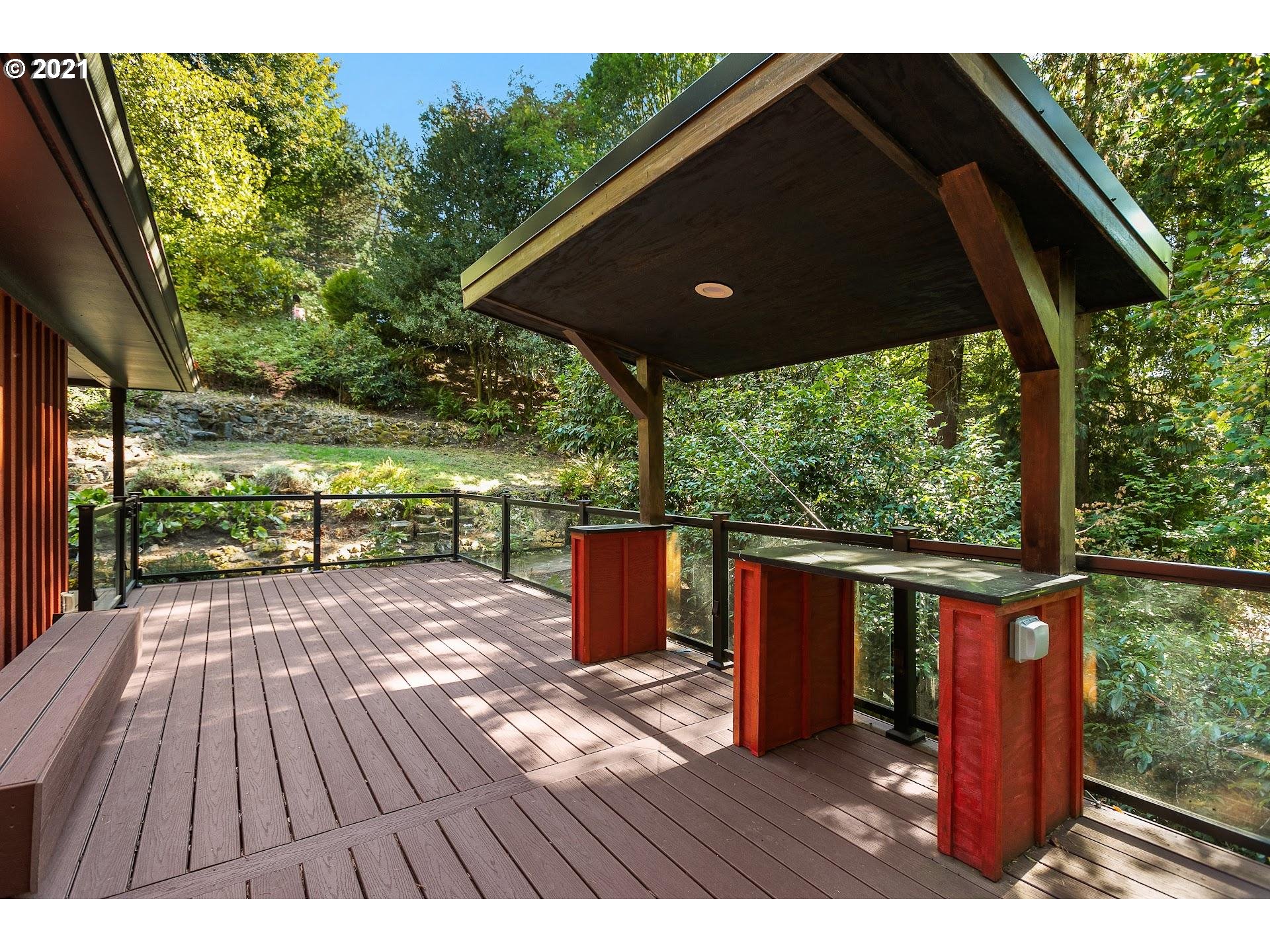3327 Southwest Dosch Road Portland, OR 97221 - Photo 29 of 30 Gallery Image 29