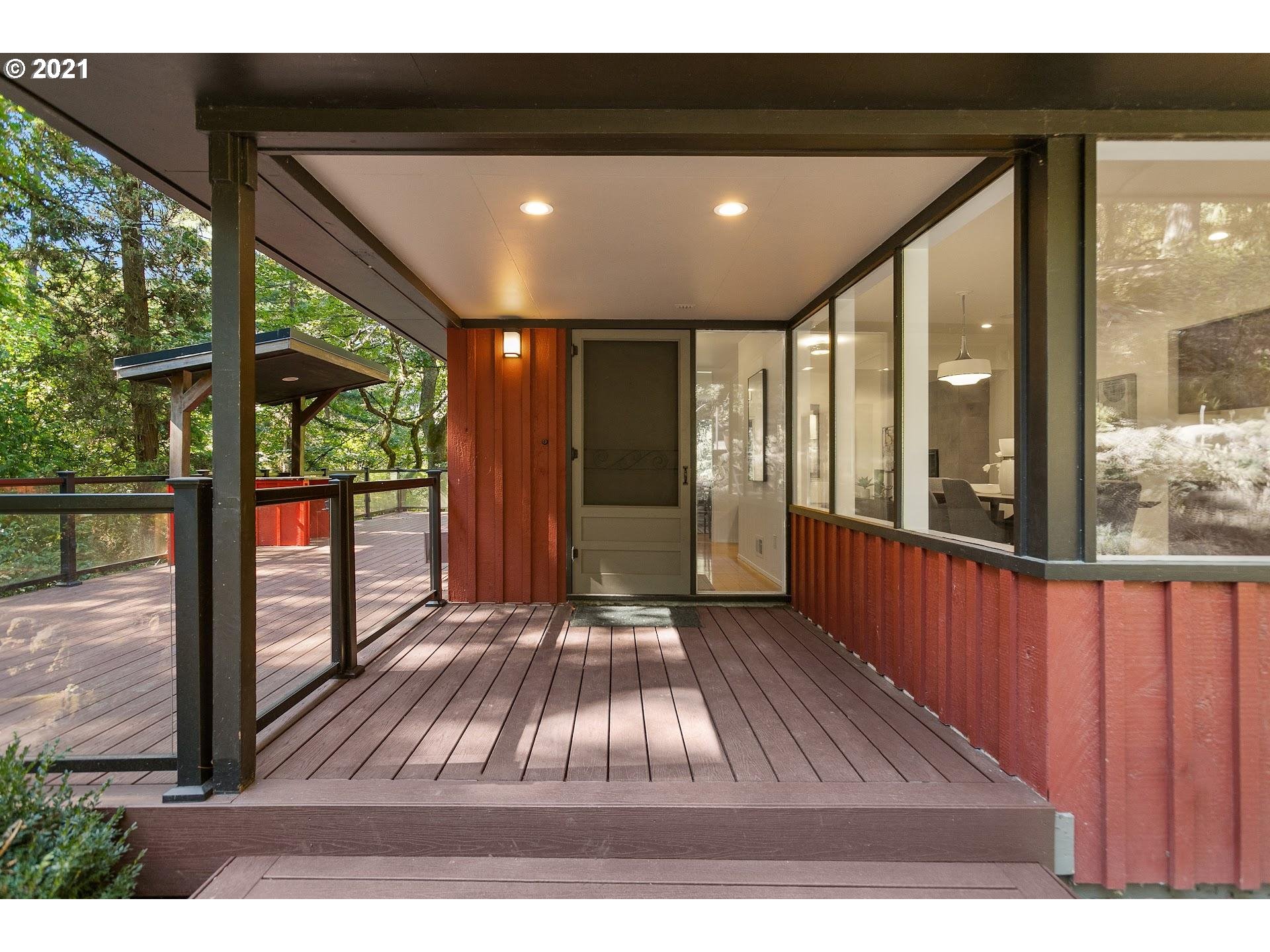 3327 Southwest Dosch Road Portland, OR 97221 - Photo 4 of 30 Gallery Image 4