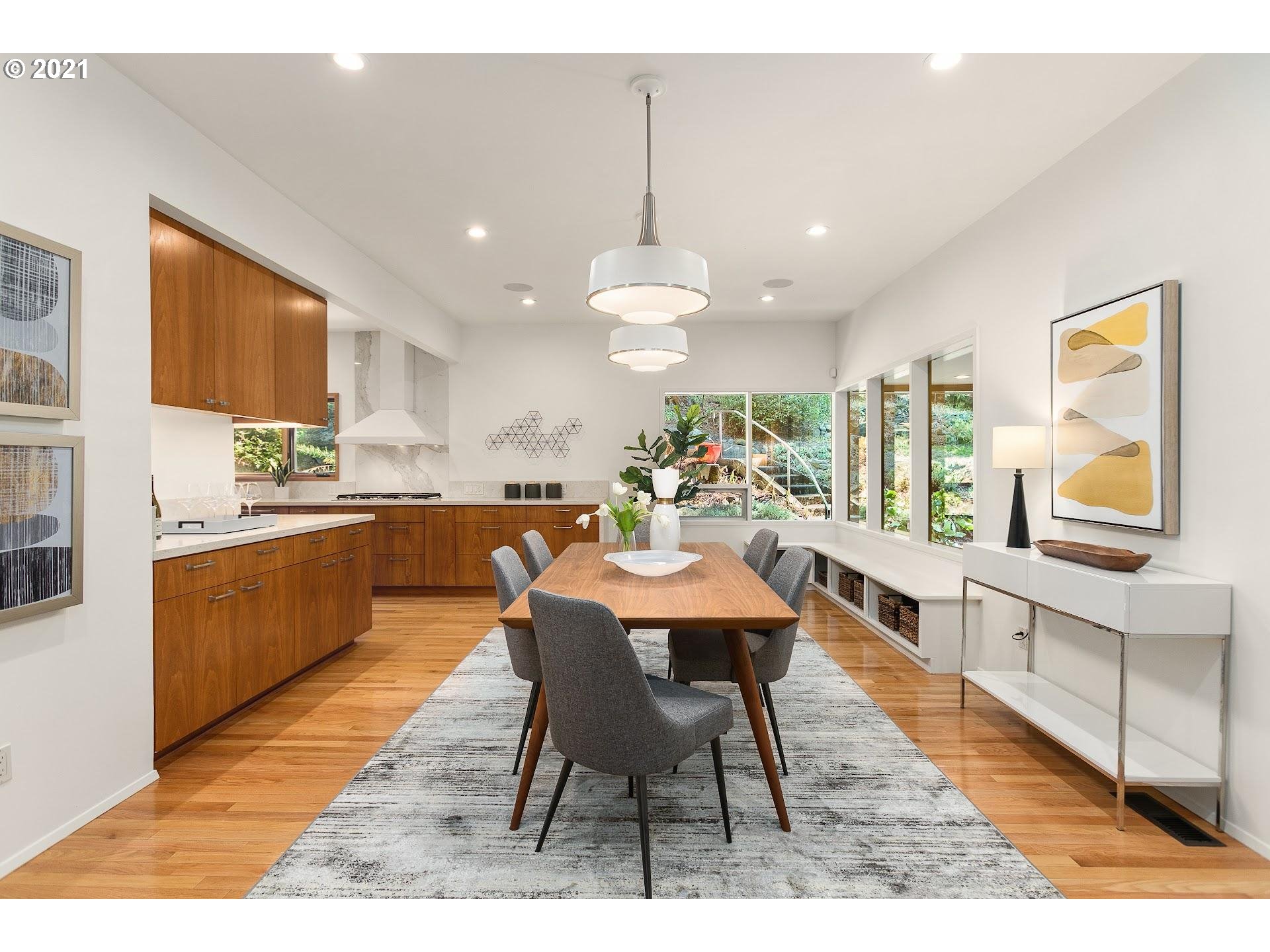 3327 Southwest Dosch Road Portland, OR 97221 - Photo 9 of 30 Gallery Image 9