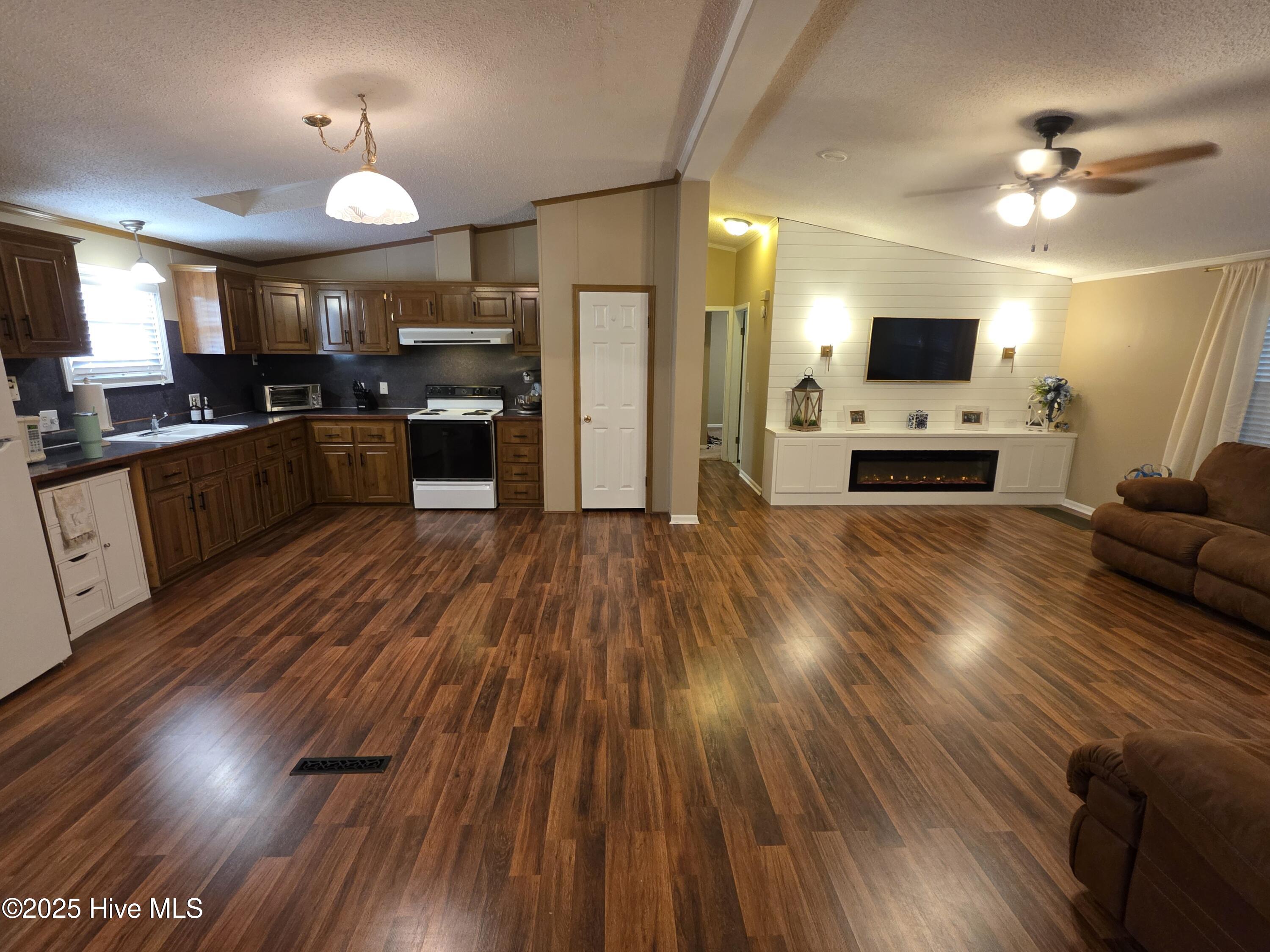 2201 Odom Road Clinton, NC 28328 - Photo 11 of 42 20250710_192540