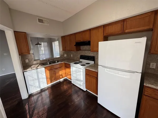 $800 | 9601 Forest Lane, Unit 516, Dallas, TX 75243