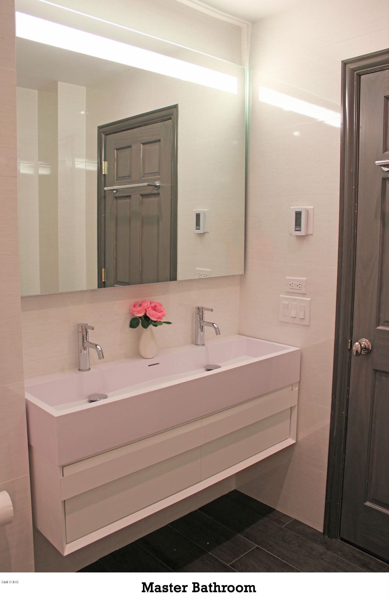 11 River Road, Unit 113 Cos Cob, CT 06807 - Photo 15 of 31 Master Bathroom 1