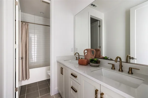 $1,689,900 | 181 East Palm Street, Altadena, CA 91001