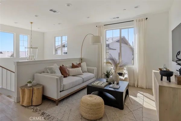 $1,689,900 | 181 East Palm Street, Altadena, CA 91001