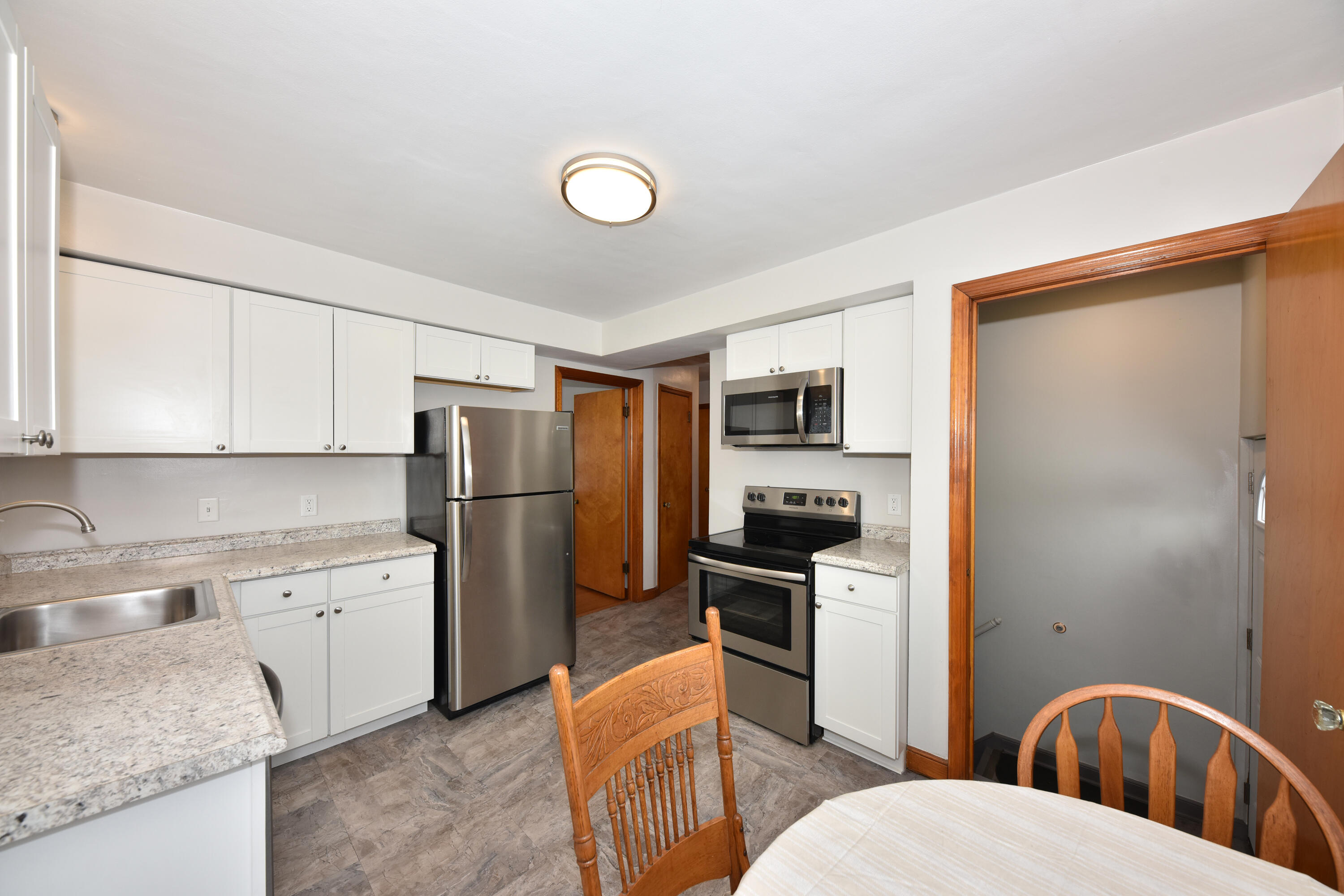 3344 South Springfield Avenue Milwaukee, WI 53207 - Photo 14 of 25 EUP_4738