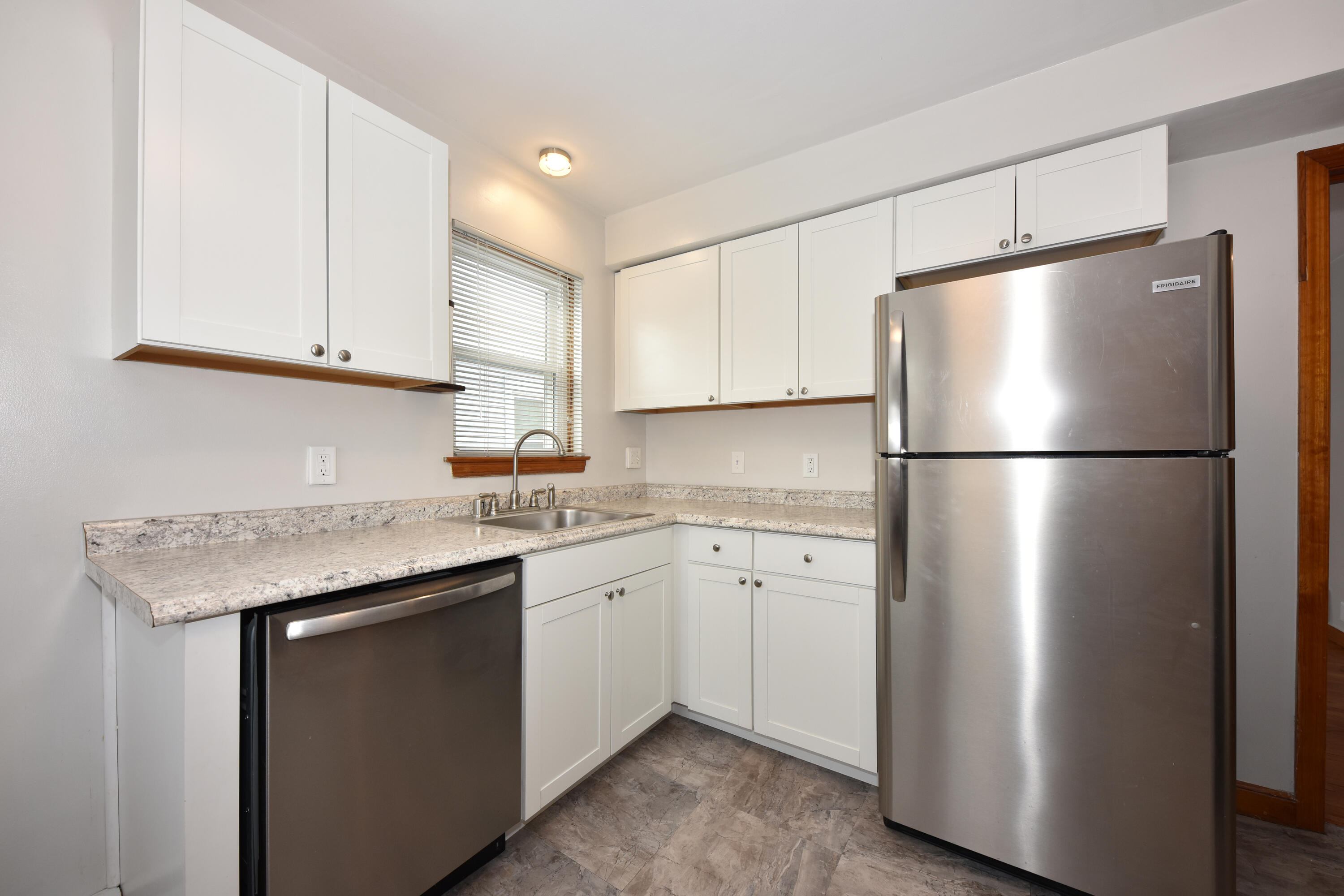 3344 South Springfield Avenue Milwaukee, WI 53207 - Photo 15 of 25 EUP_4739