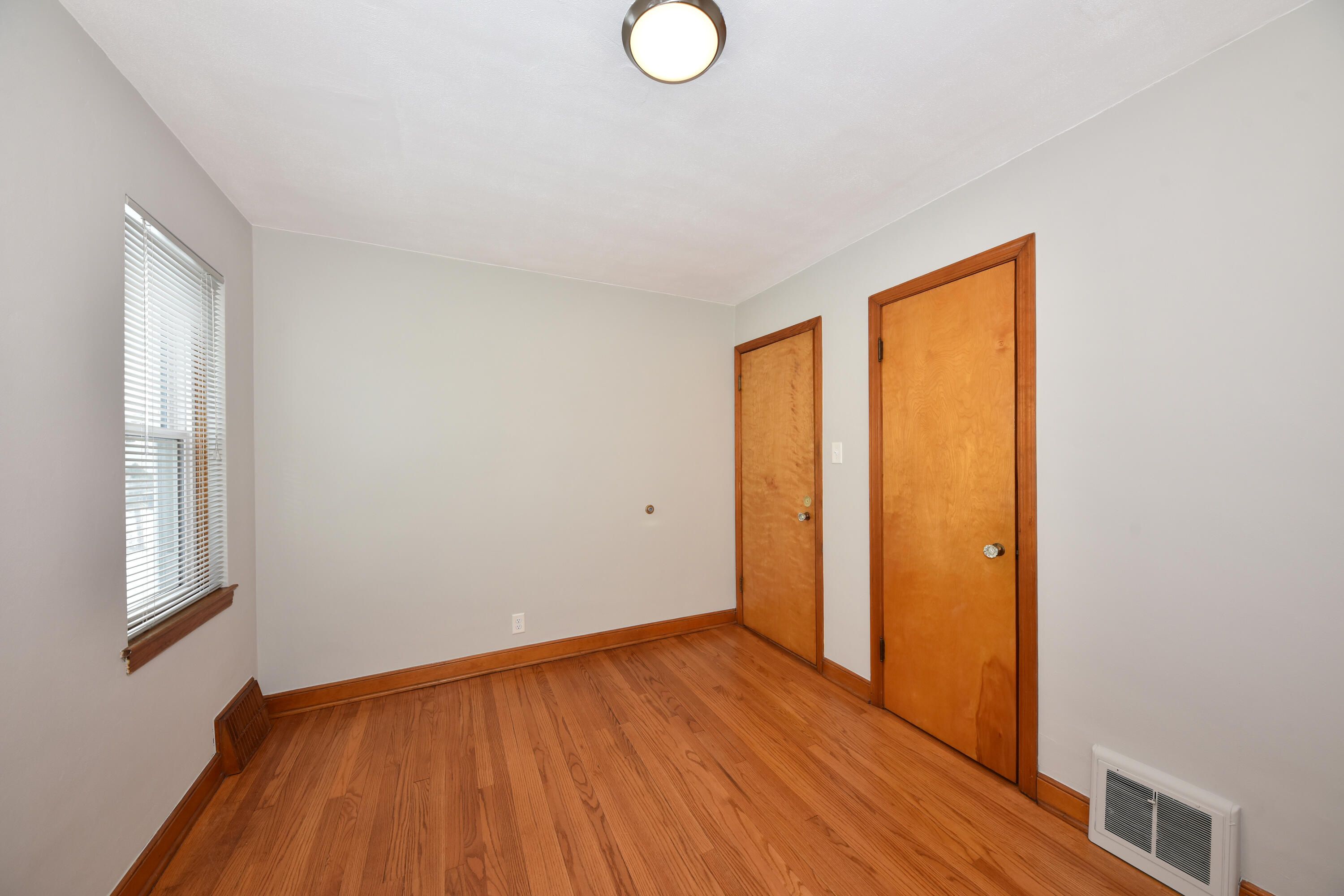 3344 South Springfield Avenue Milwaukee, WI 53207 - Photo 17 of 25 EUP_4741