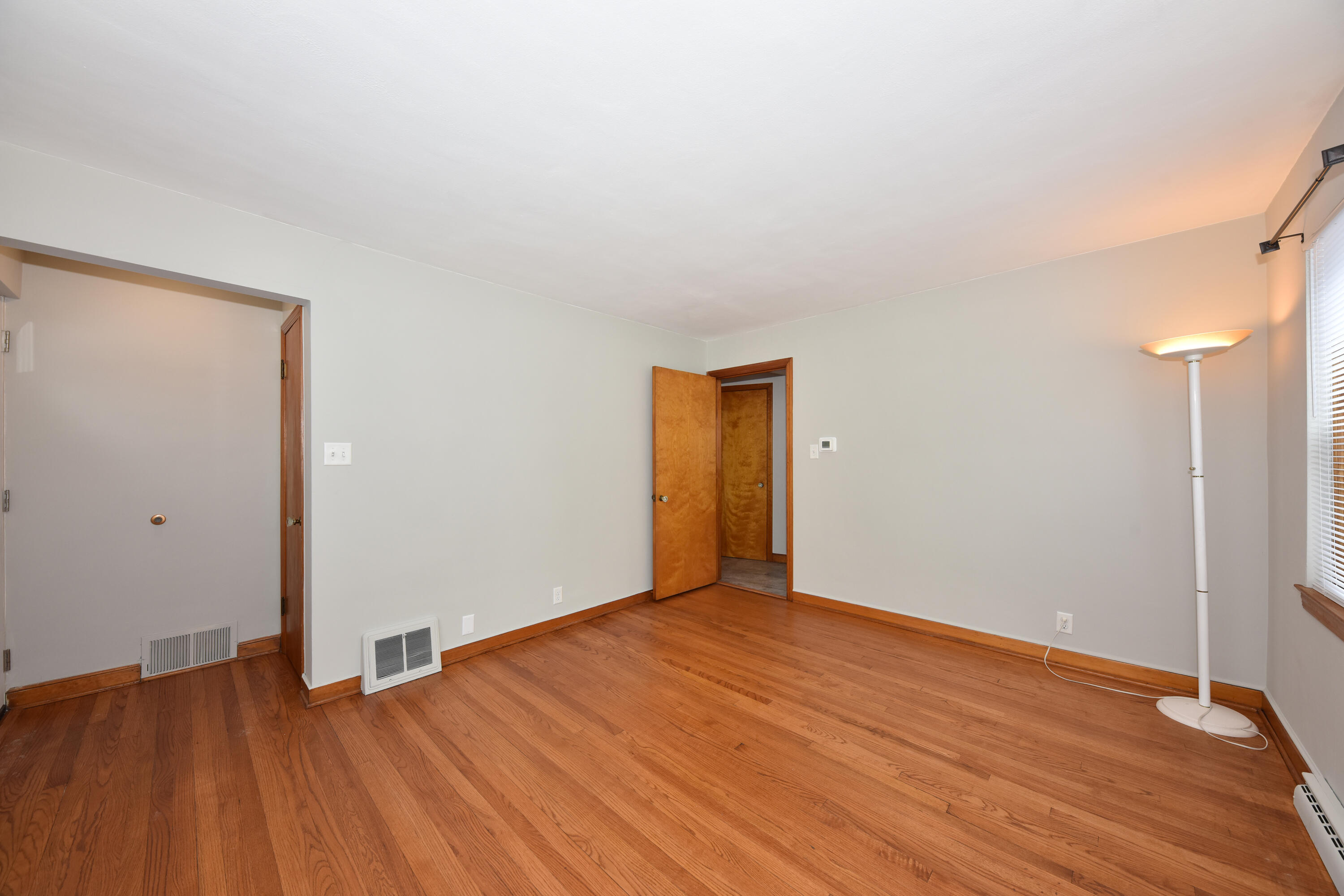 3344 South Springfield Avenue Milwaukee, WI 53207 - Photo 10 of 25 EUP_4734