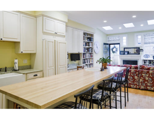113 High Street, Unit A Boston, MA 02129 - Photo 1 of 1 Gallery Image 1