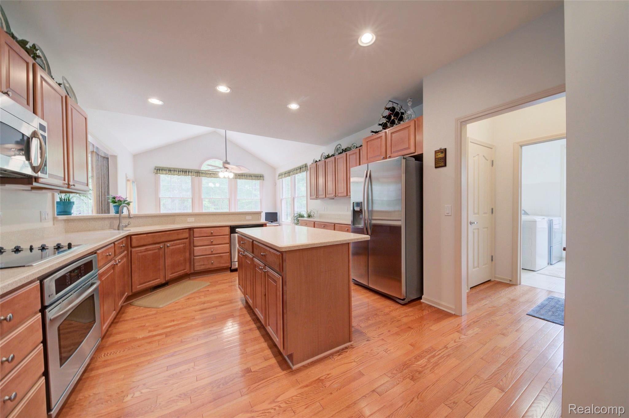 1517 Trinity Road Canton, MI 48187 - Photo 23 of 65 18 Kitchen.jpg