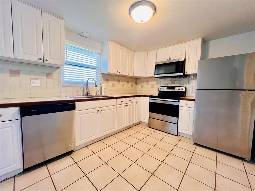 402 Belvidere Road Venice, FL 34293 - Photo 13 of 25