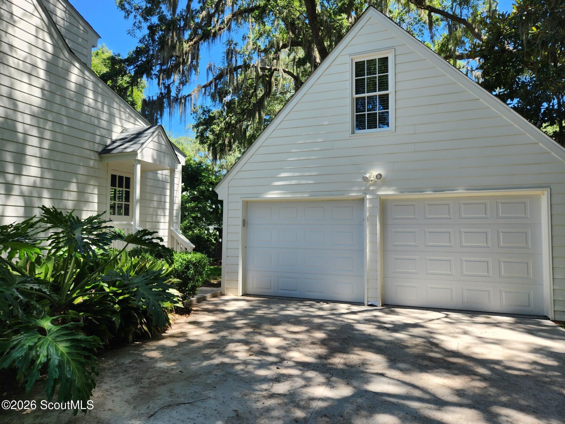 110 Jacobs Road St. Simons Island, GA 31522 - Photo 25 of 27 Garage