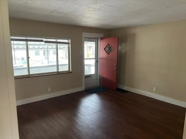 $1,100 | 230 East 18th Avenue, Homestead, PA 15120