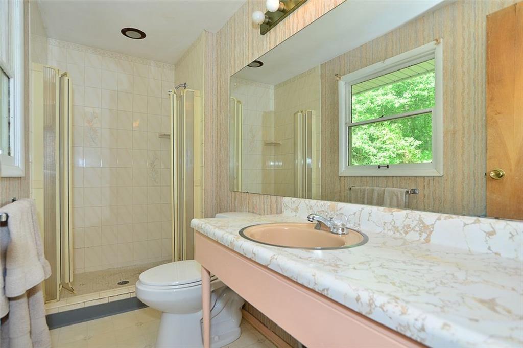 1196 Lehigh Road Pittsburgh, PA 15205 - Photo 16 of 20 Master Bath