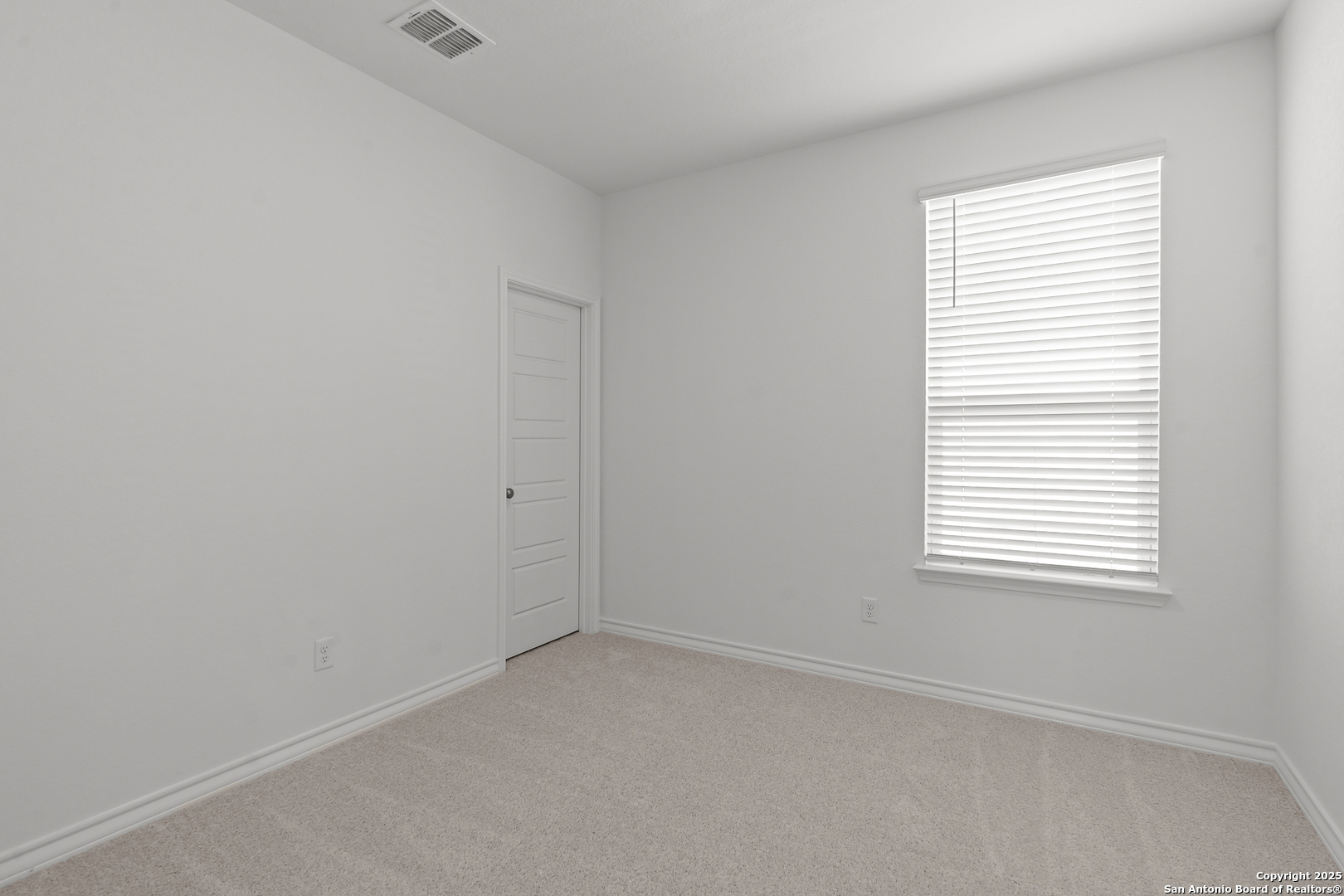 4141 Bermuda Lane Seguin, TX 78155 - Photo 20 of 28 an empty room with a window