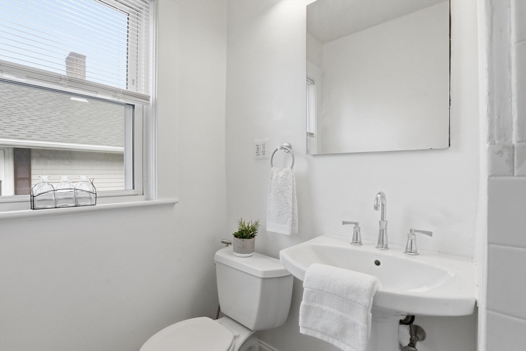 72-74 Parmenter Road, Unit 2 Waltham, MA 02453 - Photo 16 of 38