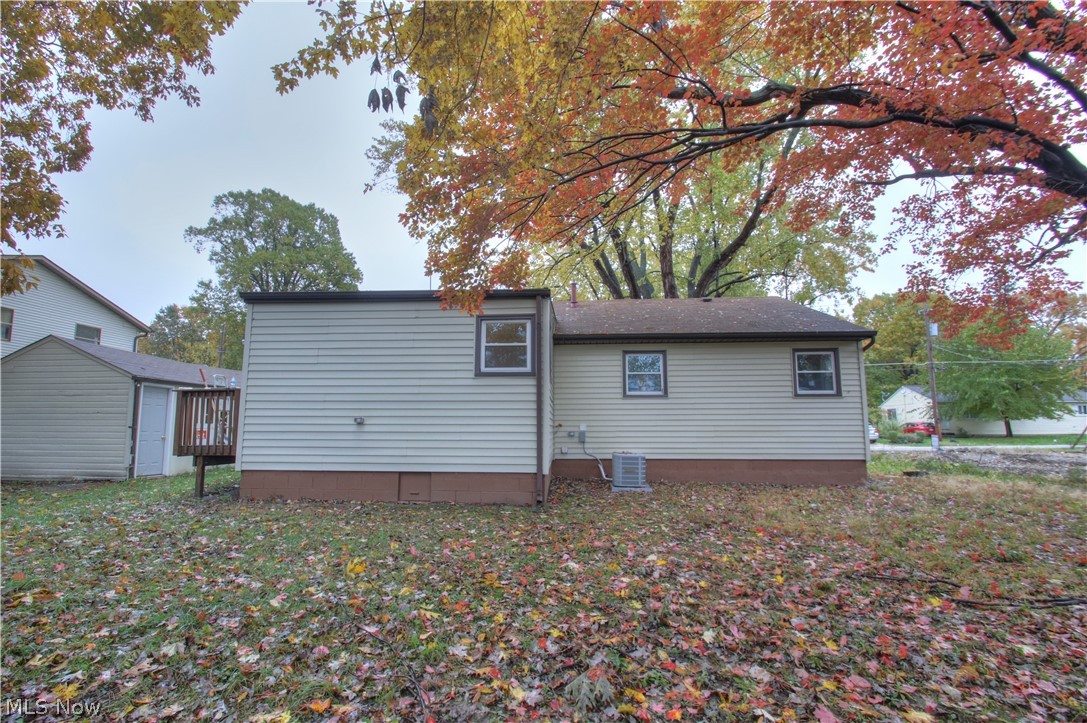 836 Orchard Road Willoughby, OH 44094 - Photo 3 of 35 Gallery Image 3