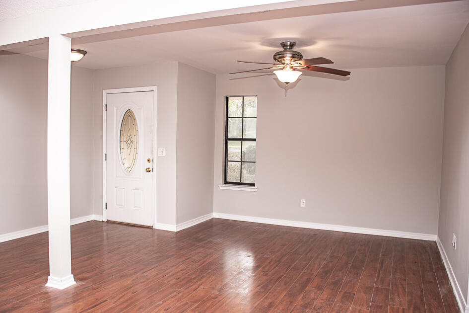 112 Golf Course Drive Crestview, FL 32536 - Photo 4 of 23 LSP_5776