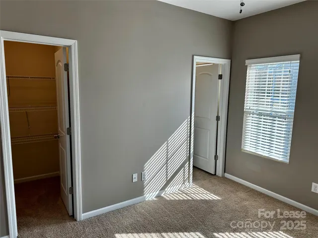 a view of entryway with window