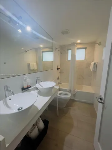 $1,850 | 6755 Harding Avenue, Unit 830, Miami Beach, FL 33141