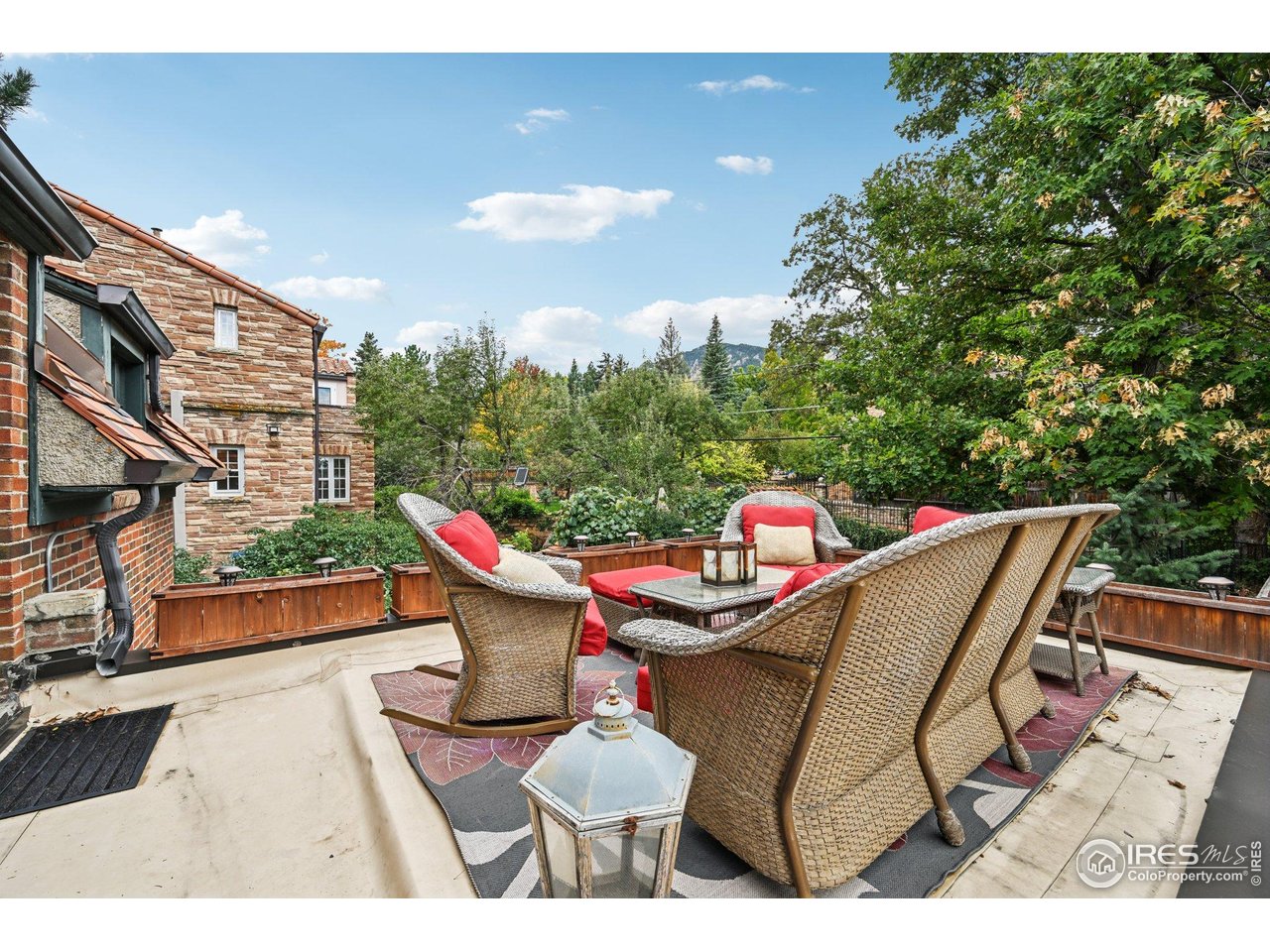 715 14th Street Boulder, CO 80302 - Photo 31 of 43 a view of a chairs and table in the terrace