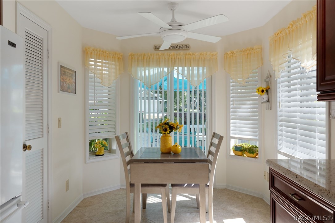 1504 North Foxboro Loop Crystal River, FL 34429 - Photo 17 of 52 Quaint Breakfast nook