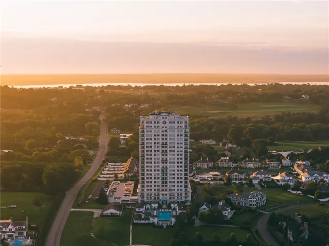 $1,095,000 | 1 Tower Drive, Unit 1806, Portsmouth, RI 02871