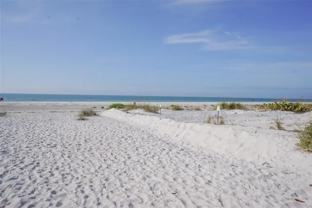 $8,000 | 929 Lantana Avenue, Clearwater Beach, FL 33767