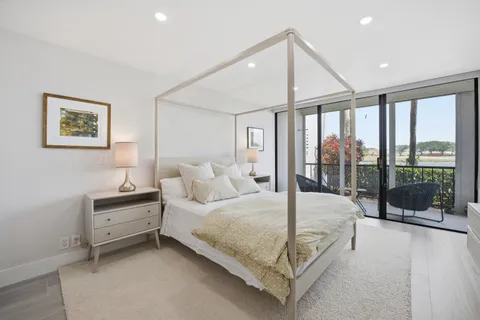 $825,000 | 7768 Lakeside Boulevard, Unit 515, Boca Raton, FL 33434