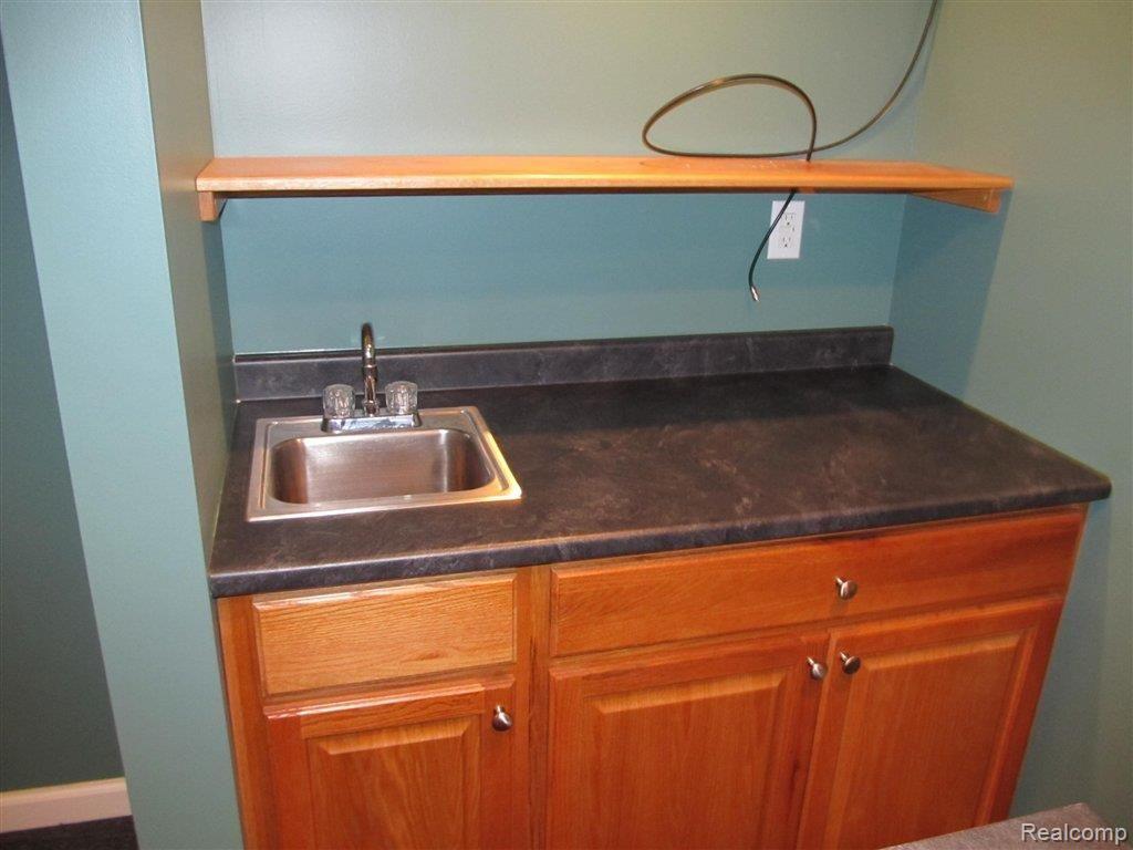 18528 Reed Street Melvindale, MI 48122 - Photo 8 of 15 wet bar in basement.JPG