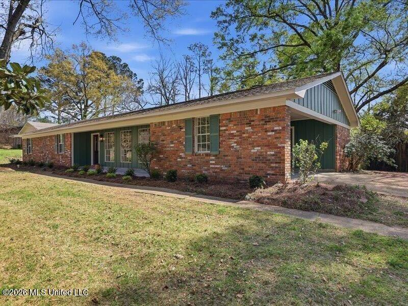 807 Normandy Drive Clinton, MS 39056 - Photo 2 of 31 01-807 Normandy Dr _ Home Tours MS