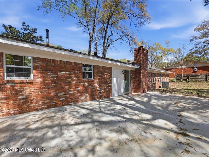 807 Normandy Drive Clinton, MS 39056 - Photo 30 of 31 35-807 Normandy Dr _ Home Tours MS