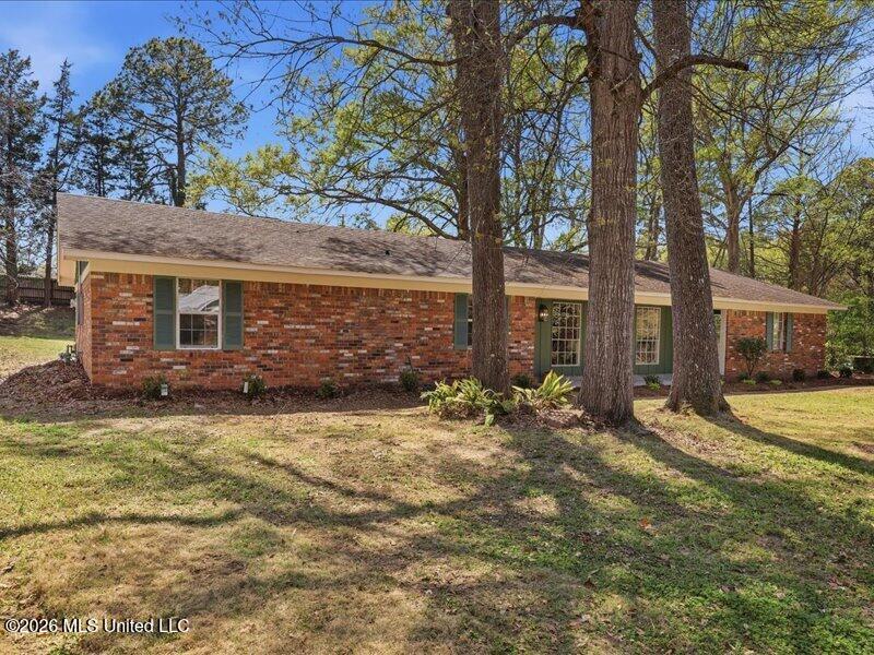 807 Normandy Drive Clinton, MS 39056 - Photo 3 of 31 03-807 Normandy Dr _ Home Tours MS