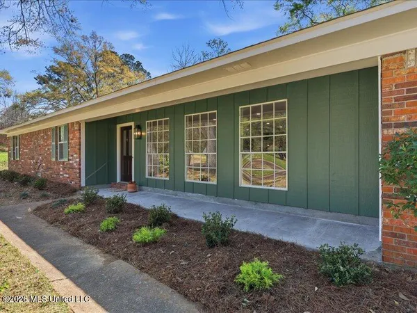 $249,900 | 807 Normandy Drive, Clinton, MS 39056