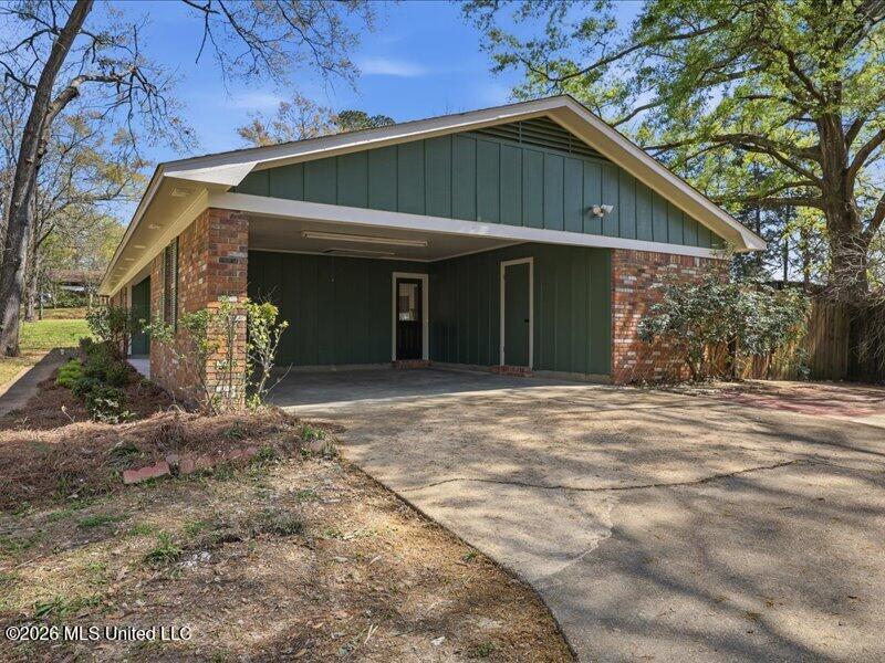 807 Normandy Drive Clinton, MS 39056 - Photo 5 of 31 05-807 Normandy Dr _ Home Tours MS