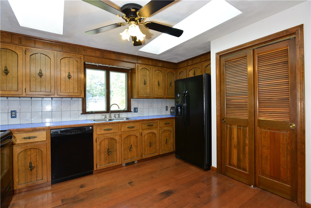 1 Crocus Court Coventry, RI 02816 - Photo 7 of 23 Gallery Image 7