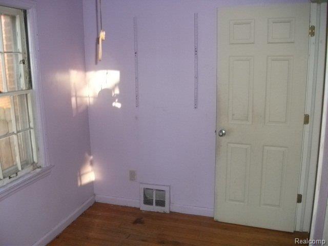 18745 Sunderland Road Detroit, MI 48219 - Photo 5 of 10 DSCF1897.JPG