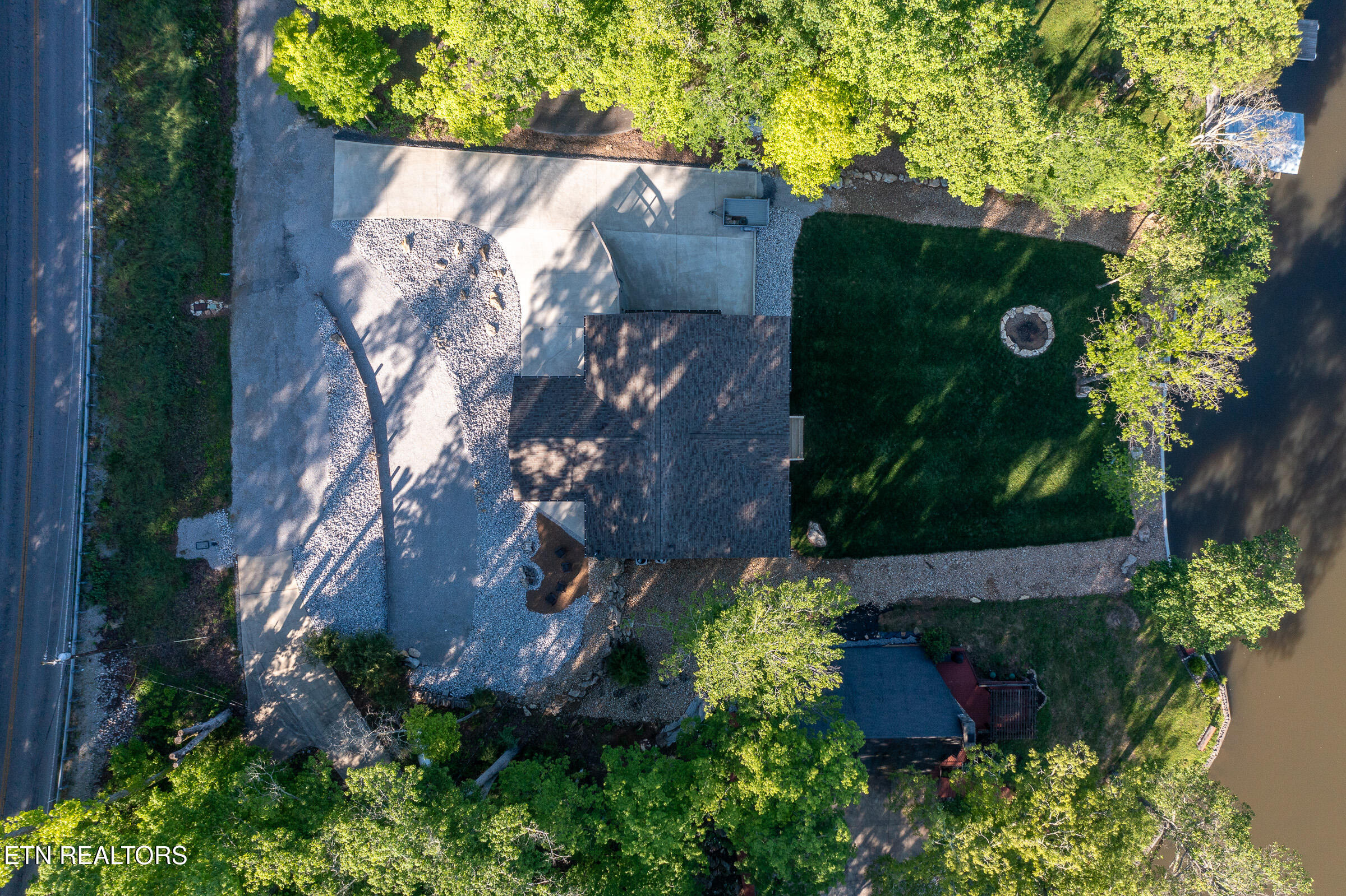 4290 River Road Ten Mile, TN 37880 - Photo 3 of 29 JBP_River4290_2400px-3