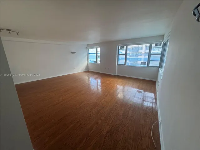 $550,000 | 5255 Collins Avenue, Unit 11B, Miami Beach, FL 33140