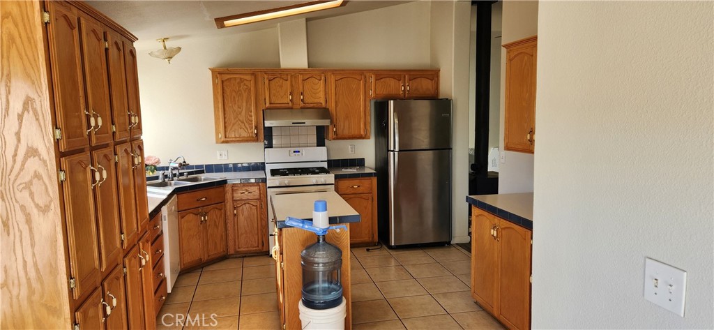 238 Elams Ranch Road Oroville, CA 95966 - Photo 25 of 75 Ample Cabinet Storage.